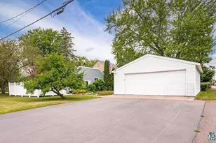 1629 E 6th St, Superior, WI 54880 - Photo 32