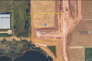 762 Tower Dr, Fredonia, WI 53021 - Photo 1