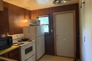 609 St Claire St, Ashland, WI 54806 - Photo 4