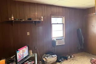 609 St Claire St, Ashland, WI 54806 - Photo 6