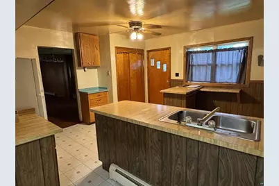 1611 Washington Ave, Superior, WI 54880 - Photo 10