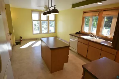 320 N 4th Ave W, Washburn, WI 54891 - Photo 4