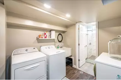 1619 E 4th St, Superior, WI 54880 - Photo 32