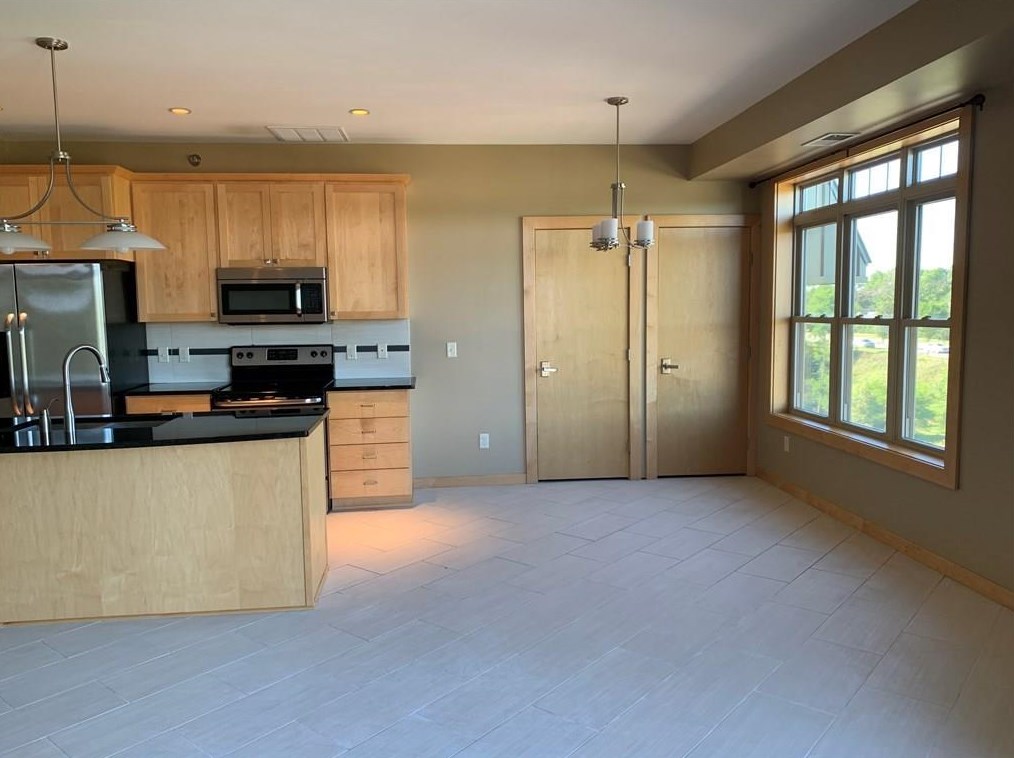 401 Pinnacle Way, Eau Claire, WI 54701