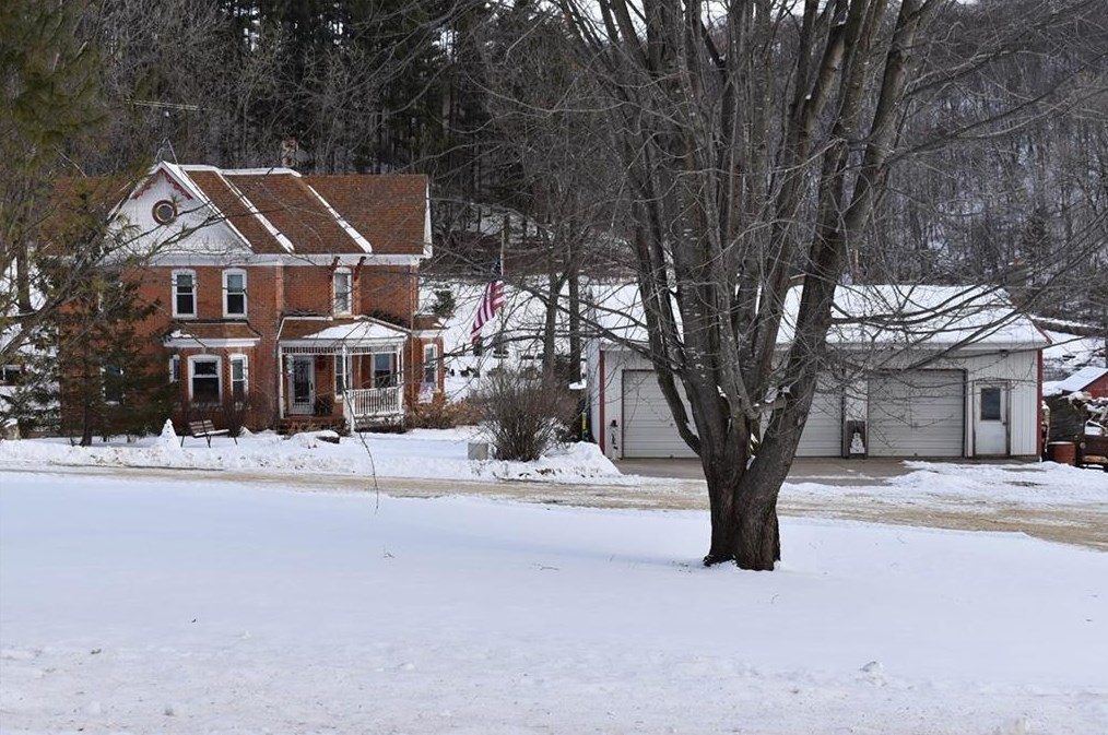 1118 S County Road F, Cream, WI 54610