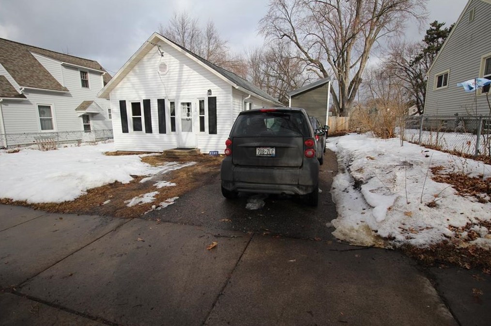 2139 12th St, Eau Claire, WI 54703-2713