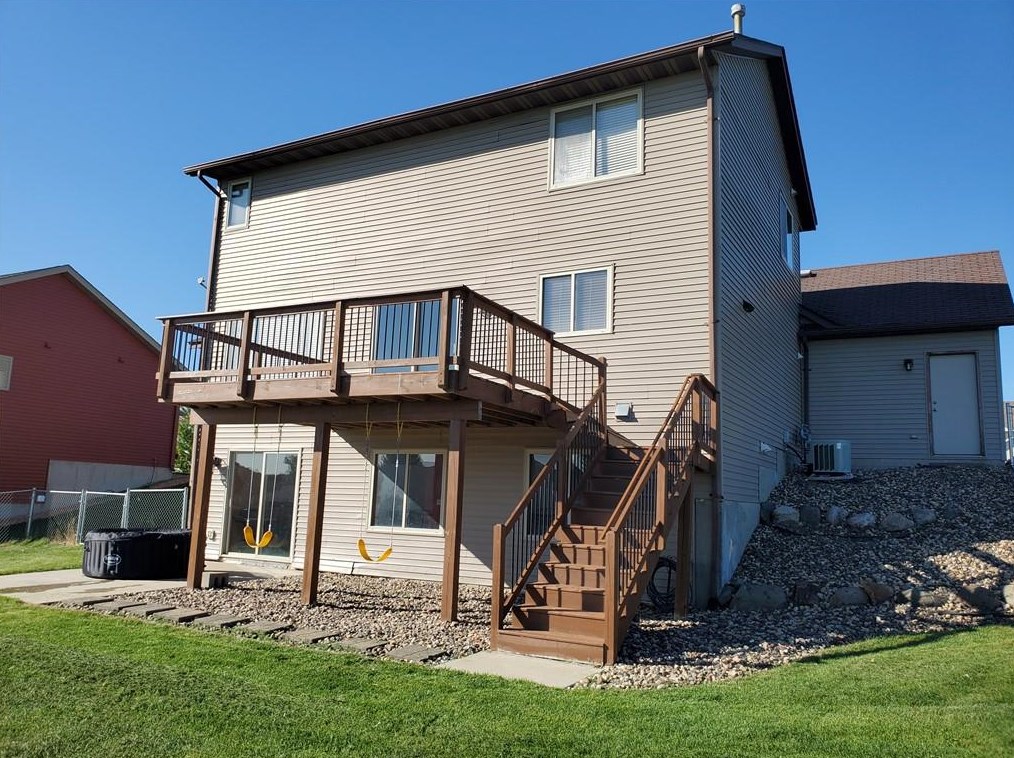296 Birch St, Hammond, WI 54002