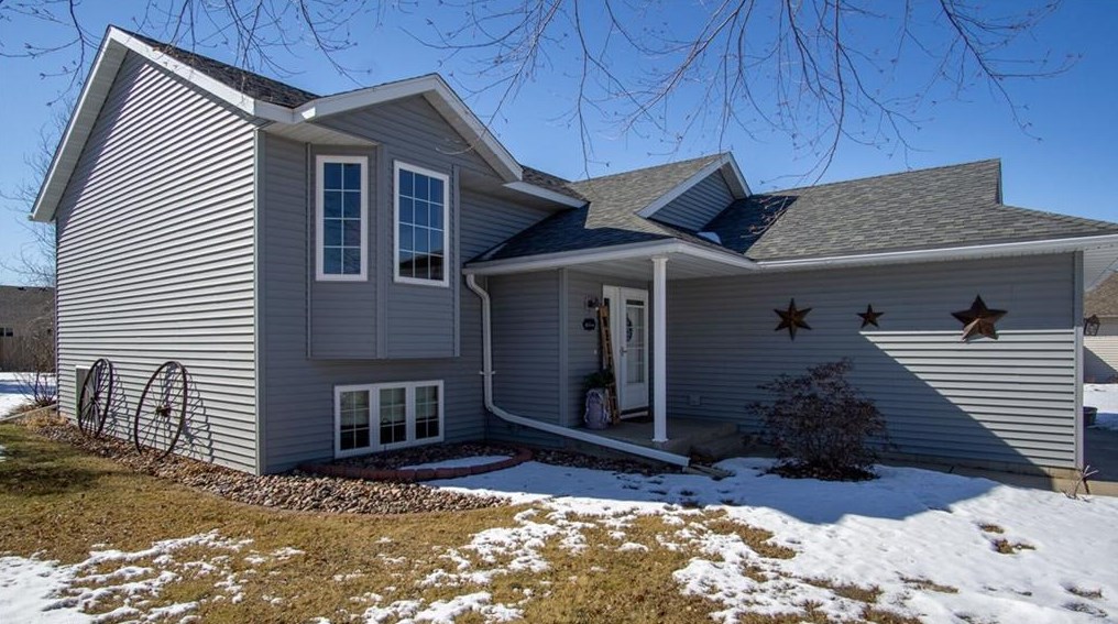 3007 Frank St, Eau Claire, WI 54703-2596