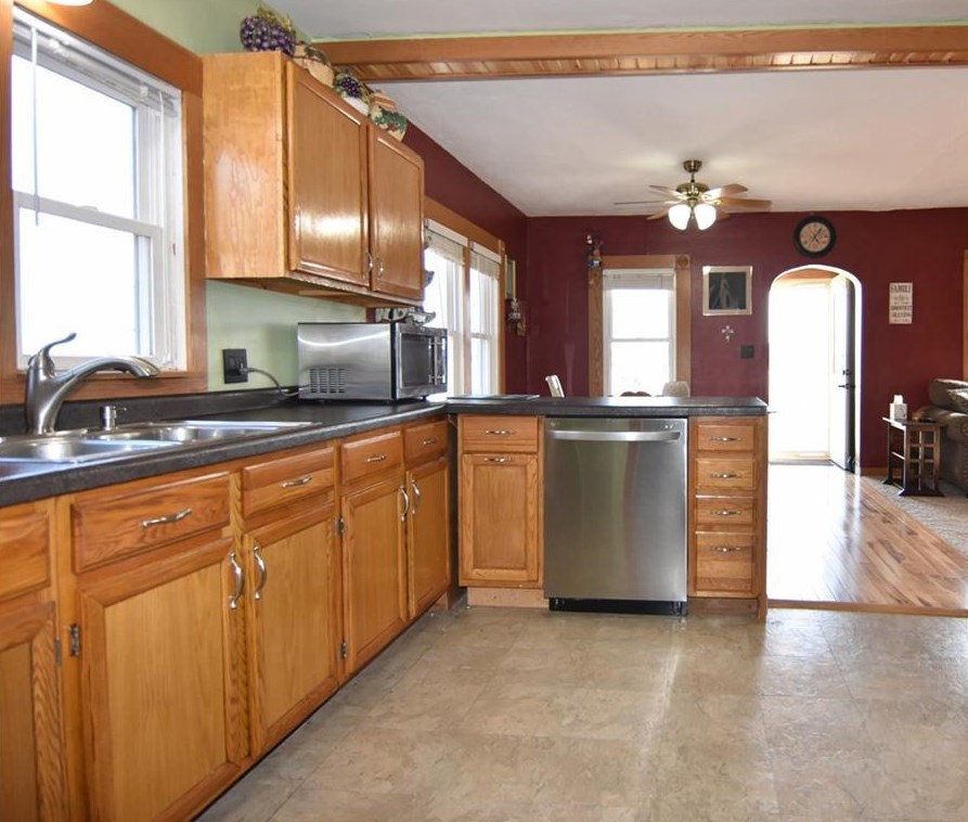 505 S Limits Ave, Cameron, WI 54822
