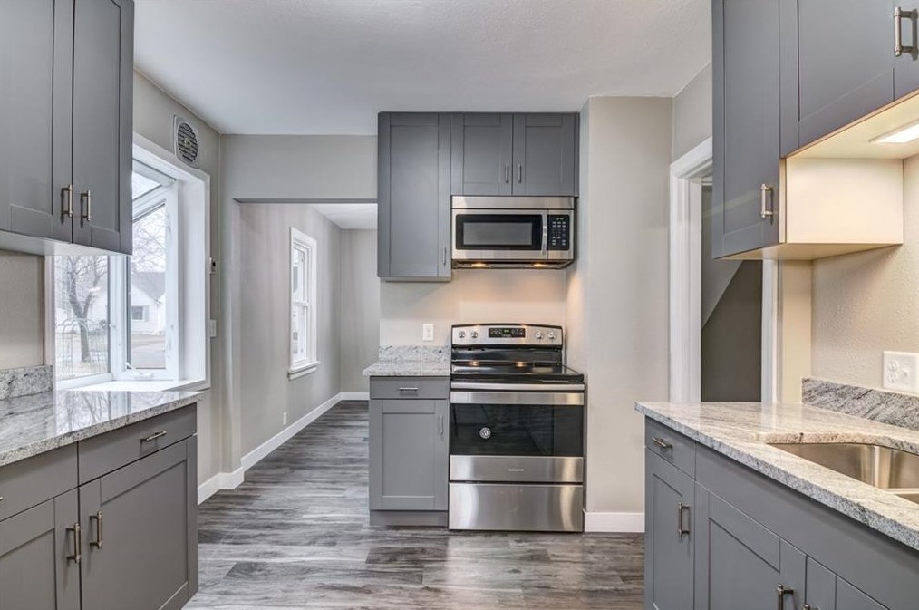 1604 Badger Ave, Eau Claire, WI 54701-4328
