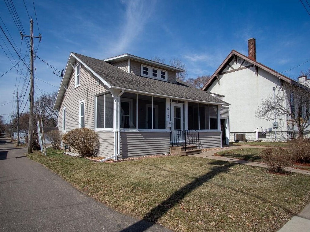 612 Chauncey St, Eau Claire, WI 54701-4205