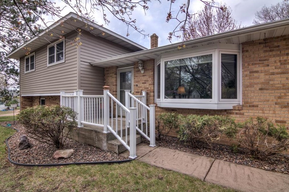 2828 Saturn Ave, Eau Claire, WI 54703