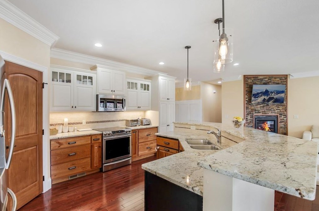 4655 Oakwood Hills Pkwy, Eau Claire WI  54701-7784 exterior