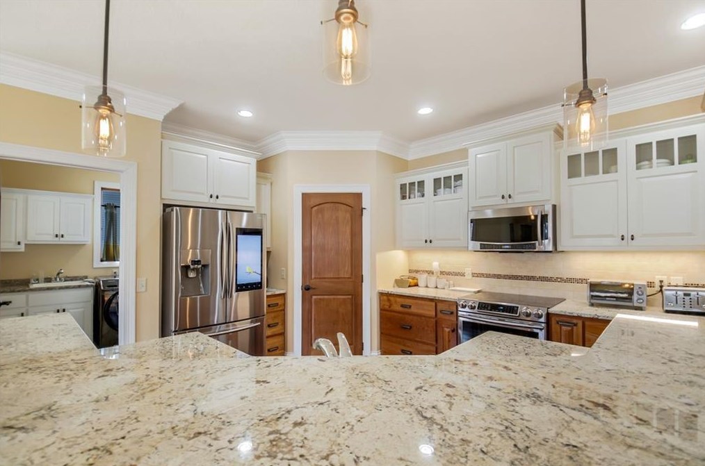 4655 Oakwood Hills Pkwy, Eau Claire WI  54701-7784 exterior