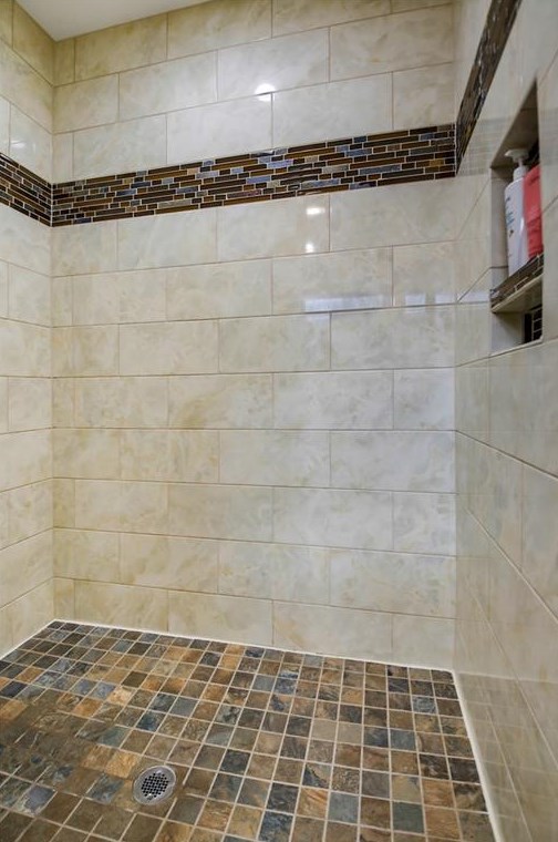 4655 Oakwood Hills Pkwy, Eau Claire WI  54701-7784 exterior