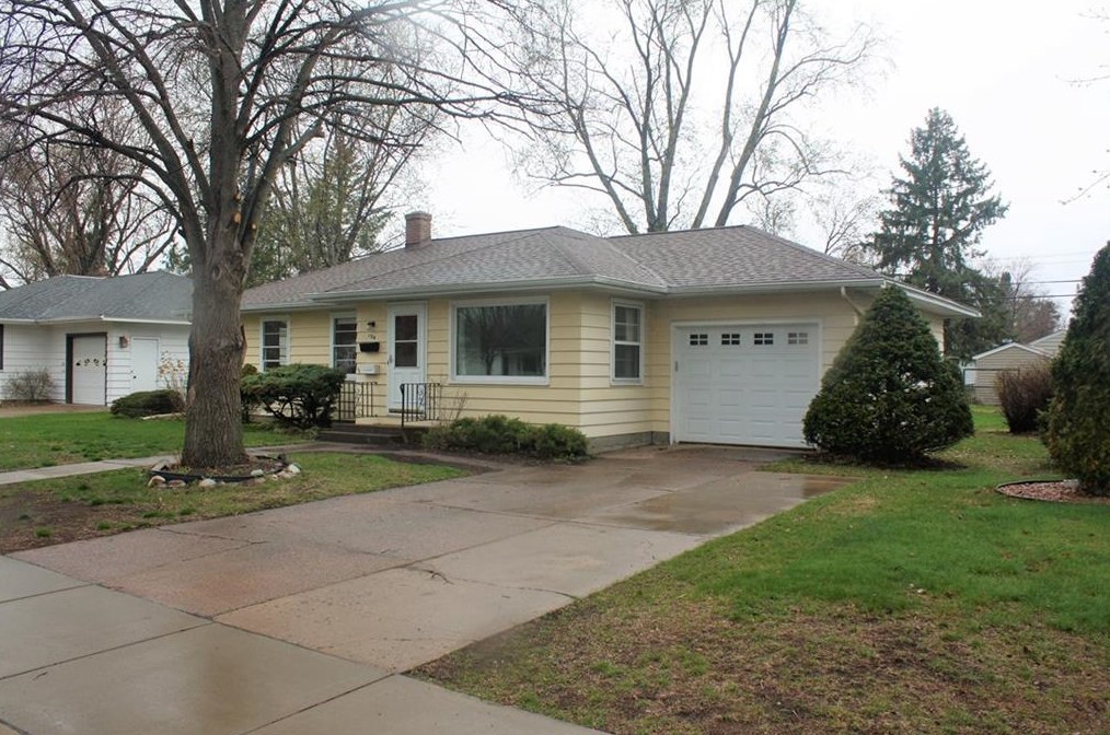 128 E Fillmore Ave, Eau Claire, WI 54701