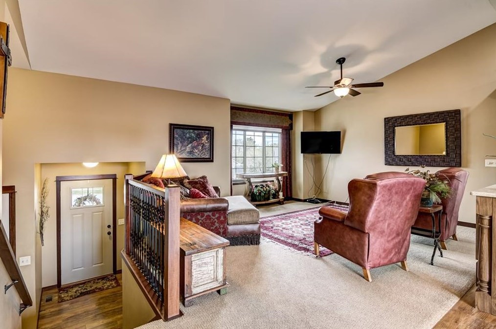 3138 County Farm Rd, Eau Claire, WI 54703-4420