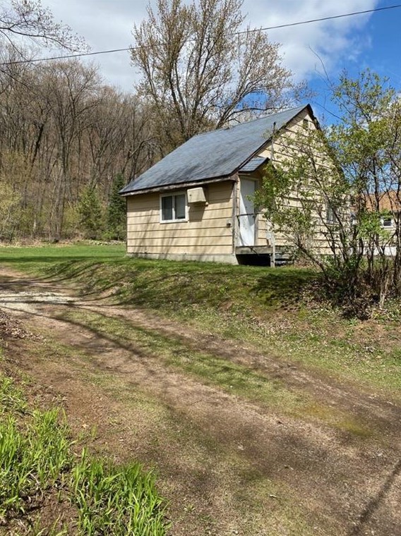 392 Mount Washington Ave, Eau Claire, WI 54703-5914