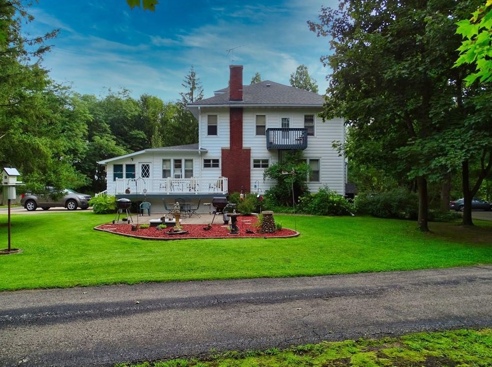 706 3rd Ave, Durand, WI 54736-1419