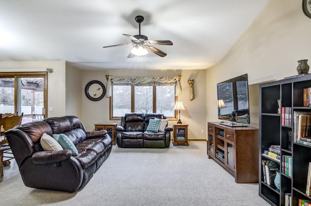 3508 Briarcrest Dr, Eau Claire, WI 54701-8388