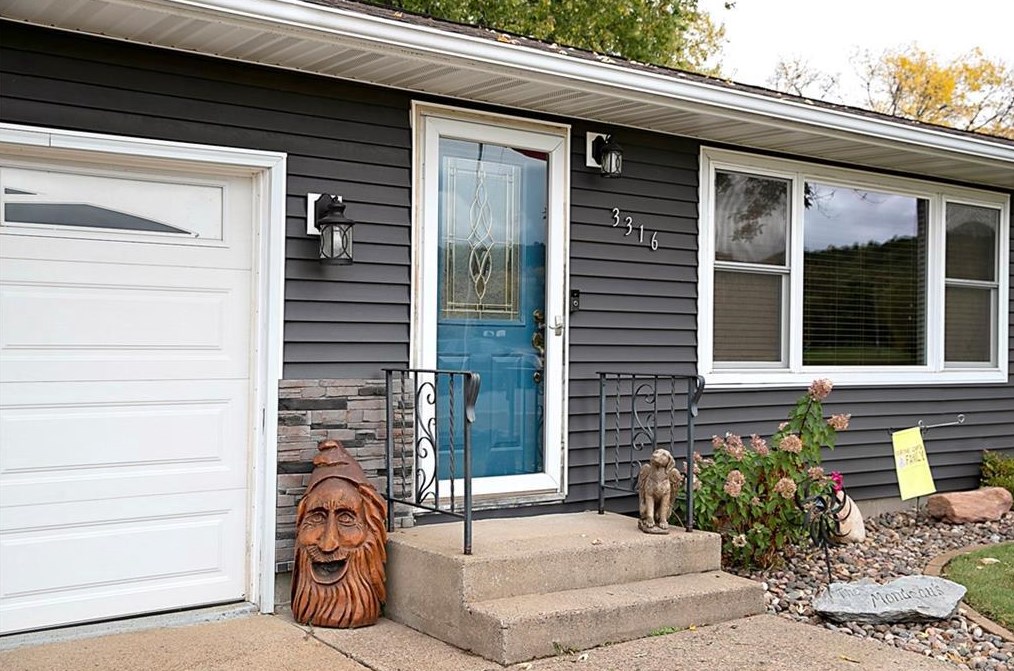 3316 Potter Rd, Eau Claire, WI 54703
