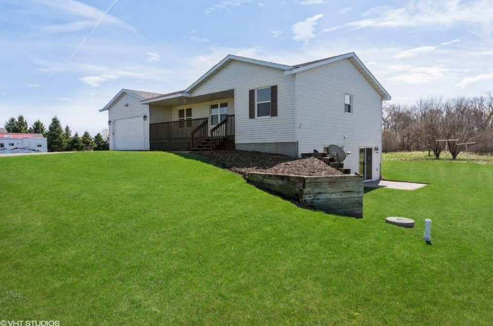 1107 212th Ave, New Johannesburg, WI 54017