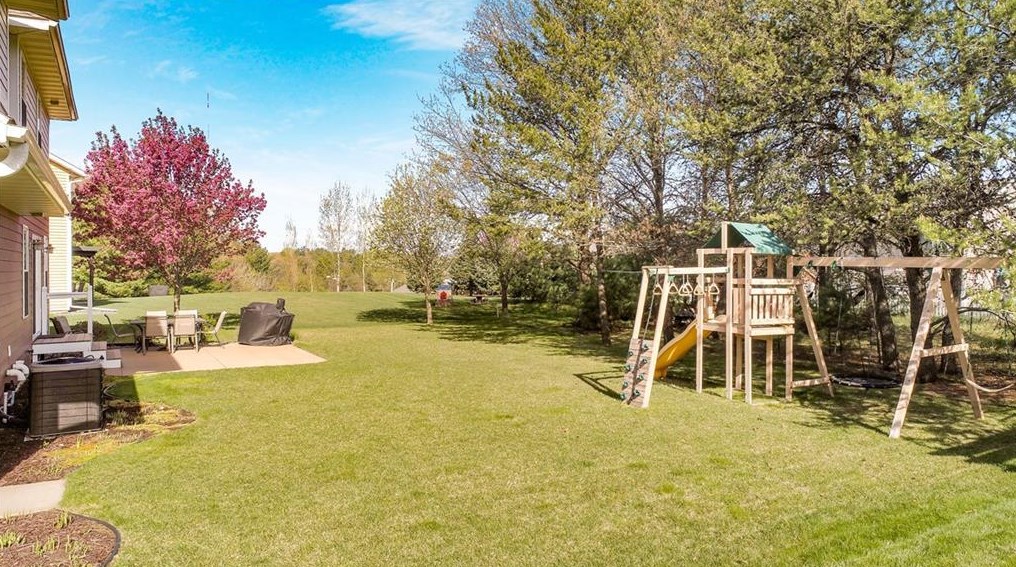 2520 Cottagewood Ln, Altoona, WI 54720