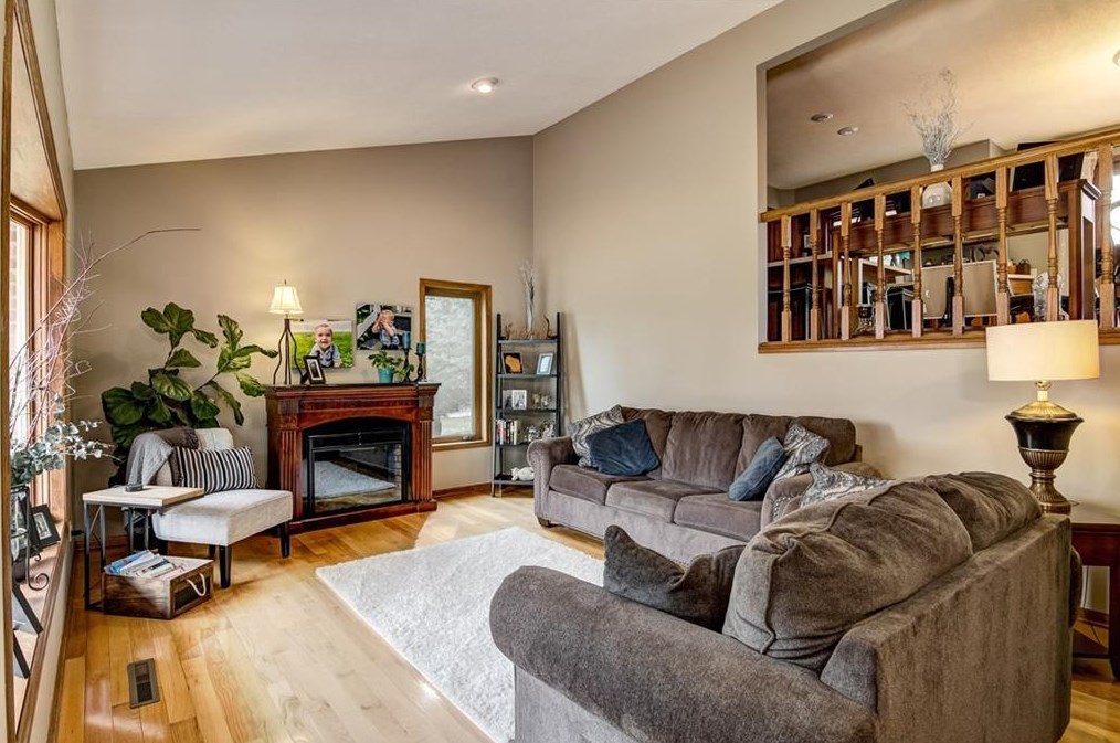 2624 Yorktown Ct, Eau Claire, WI 54703