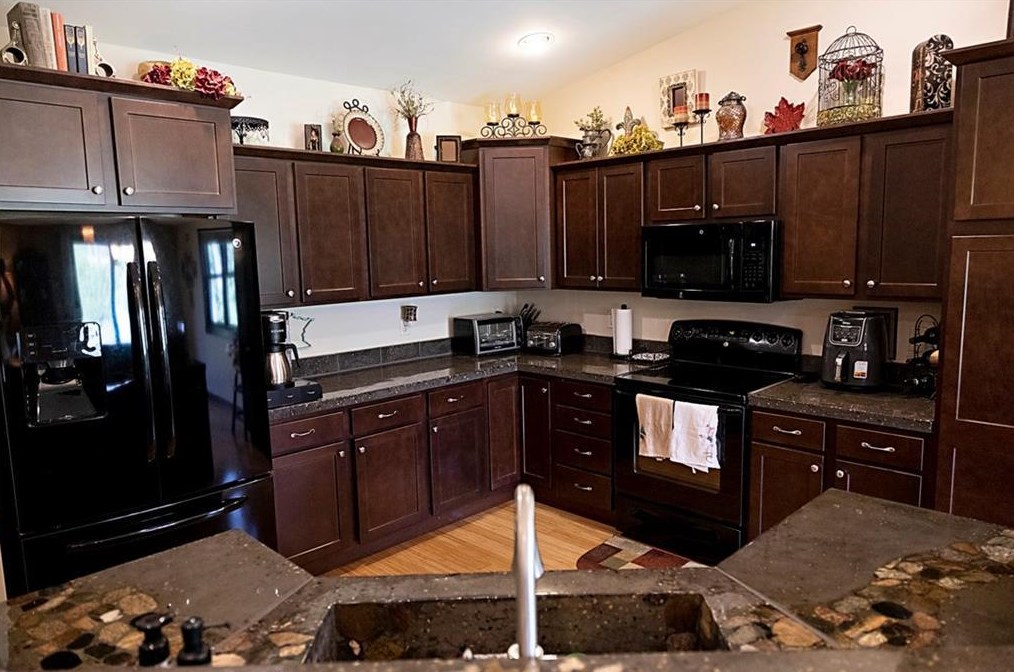 3460 Locust Ln, Eau Claire, WI 54703-7101