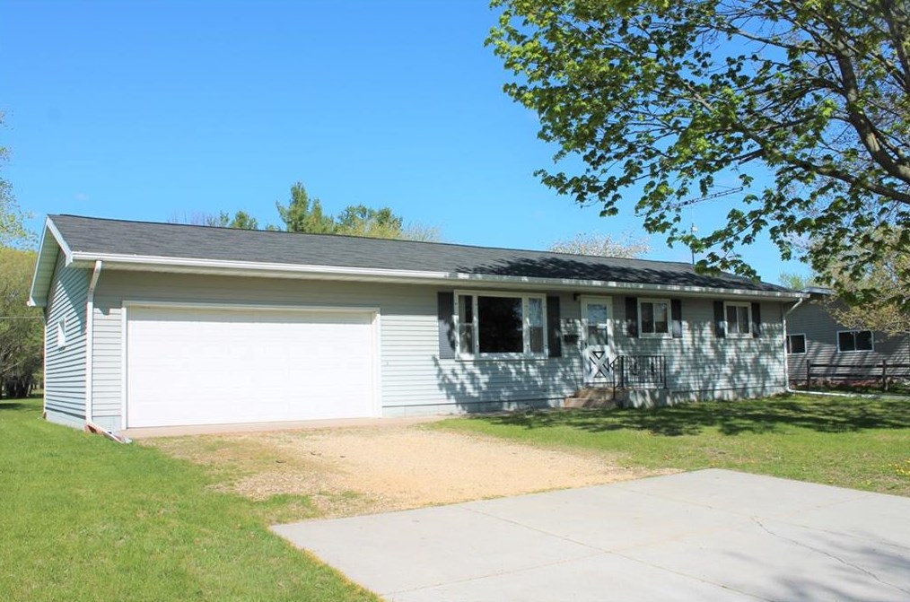 1401 Kausrud St, Rusk, WI 54751