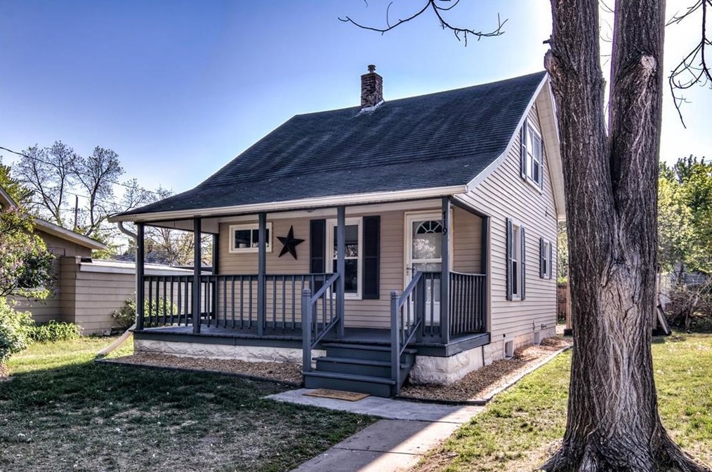 719 Huebsch Blvd, Eau Claire, WI 54701-4230
