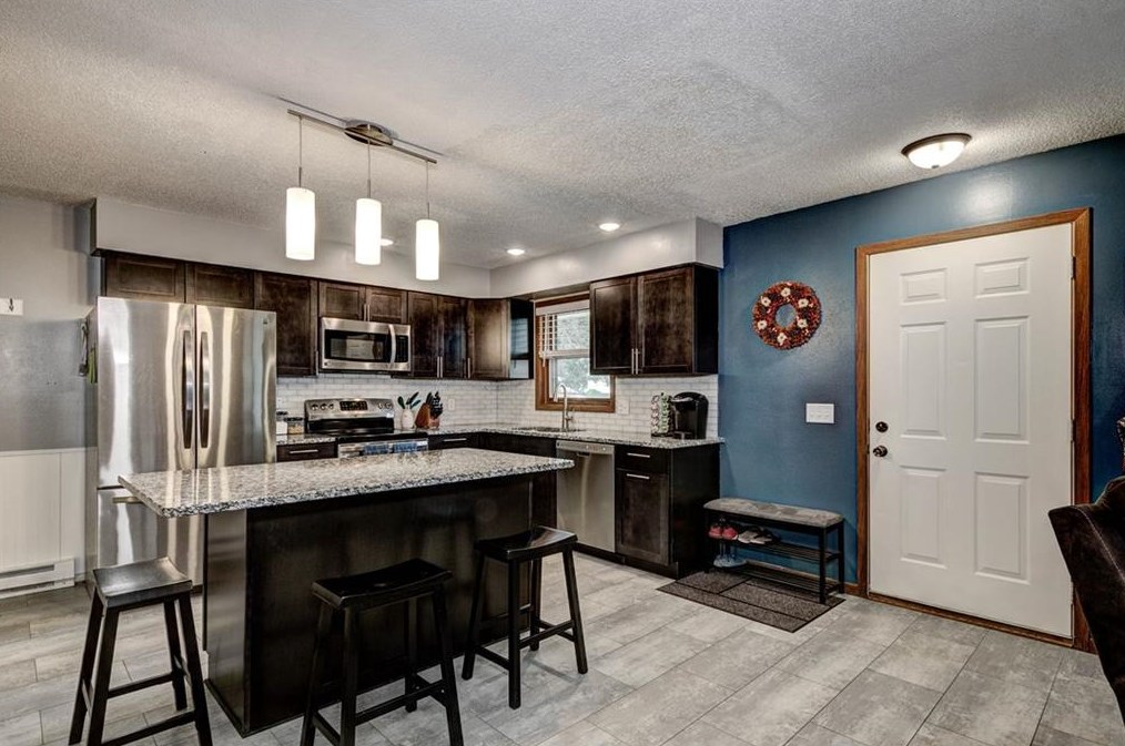 4718 Puttor Dr, Eau Claire, WI 54701
