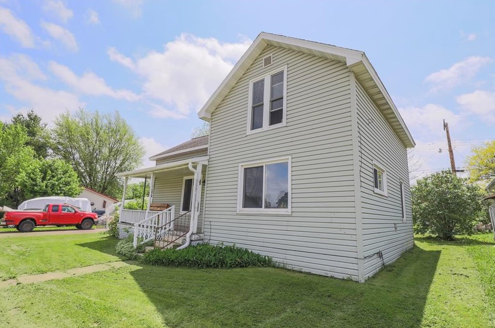 706 E Lincoln St, Augusta, WI 54722
