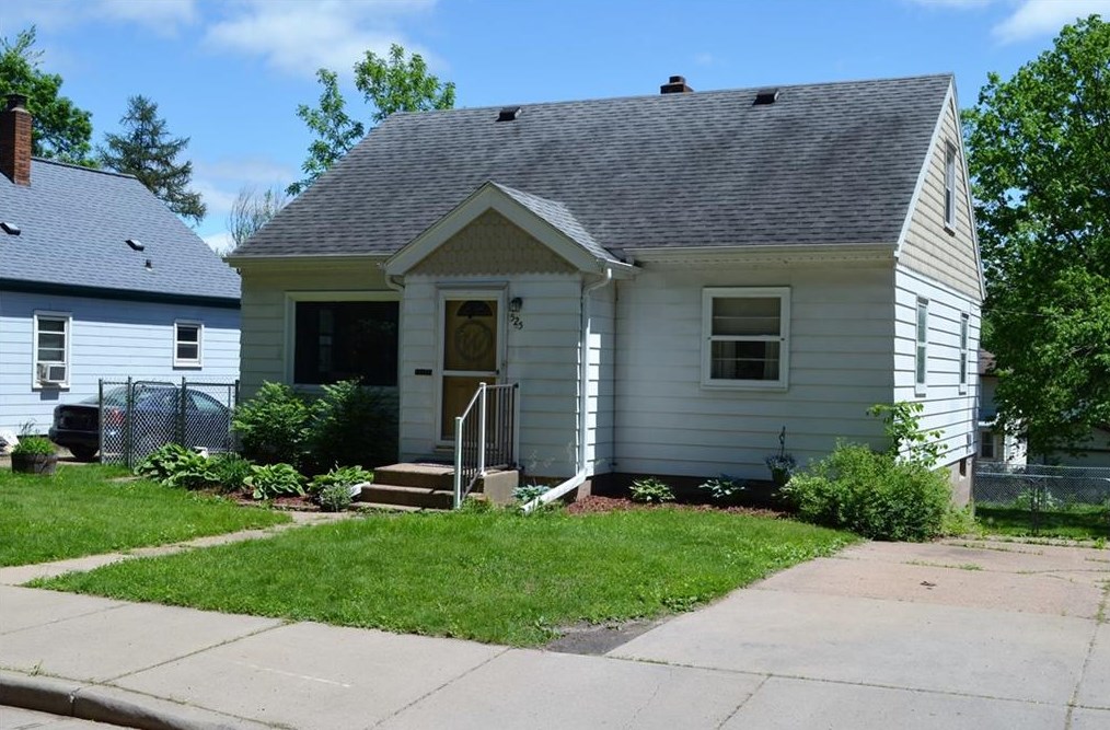 525 Bergen Ave, Eau Claire, WI 54703-3471