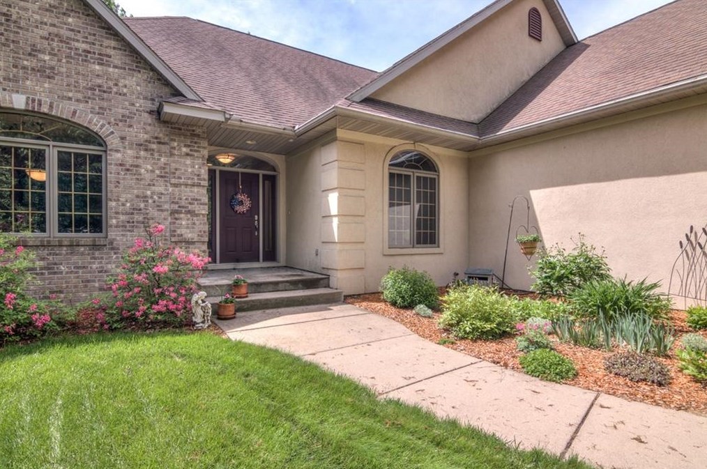 2123 High Point Dr, Altoona, WI 54720-3508