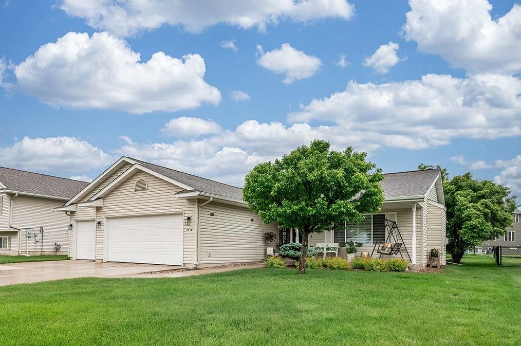 4418 Springfield Dr, Eau Claire, WI 54701-5068