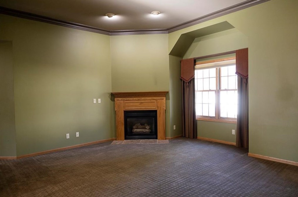 3003 Green View Dr, Eau Claire, WI 54703-0639