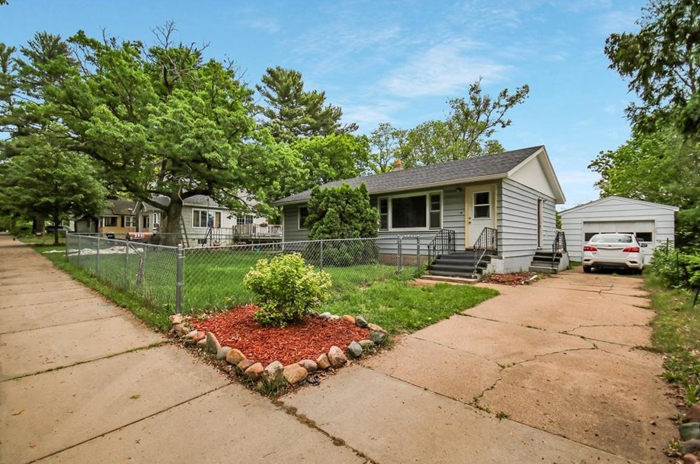 313 Bergen Ave, Eau Claire, WI 54703-3478