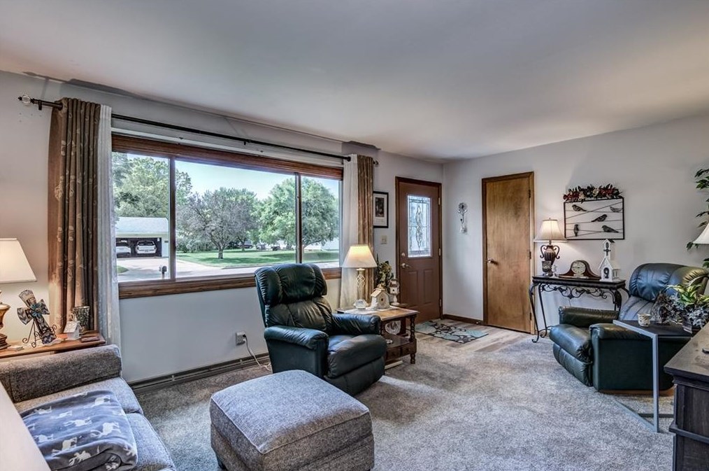 3341 Mayo St, Eau Claire, WI 54701-7351