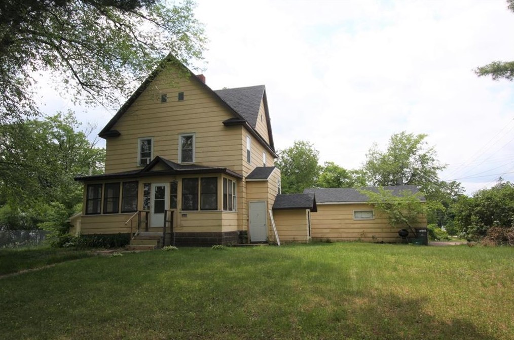 2848 4th St, Eau Claire, WI 54703-2921