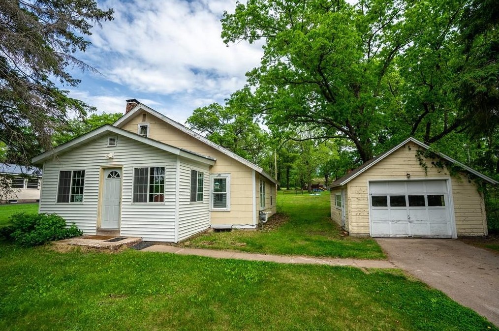 912 Superior St, Spooner, WI 54801