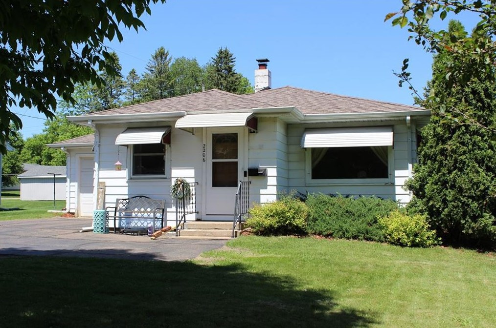2206 Vine St, Eau Claire, WI 54703
