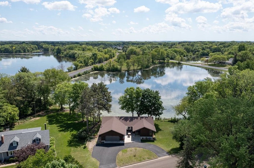 230 Williams Ave, New Johannesburg, WI 54017
