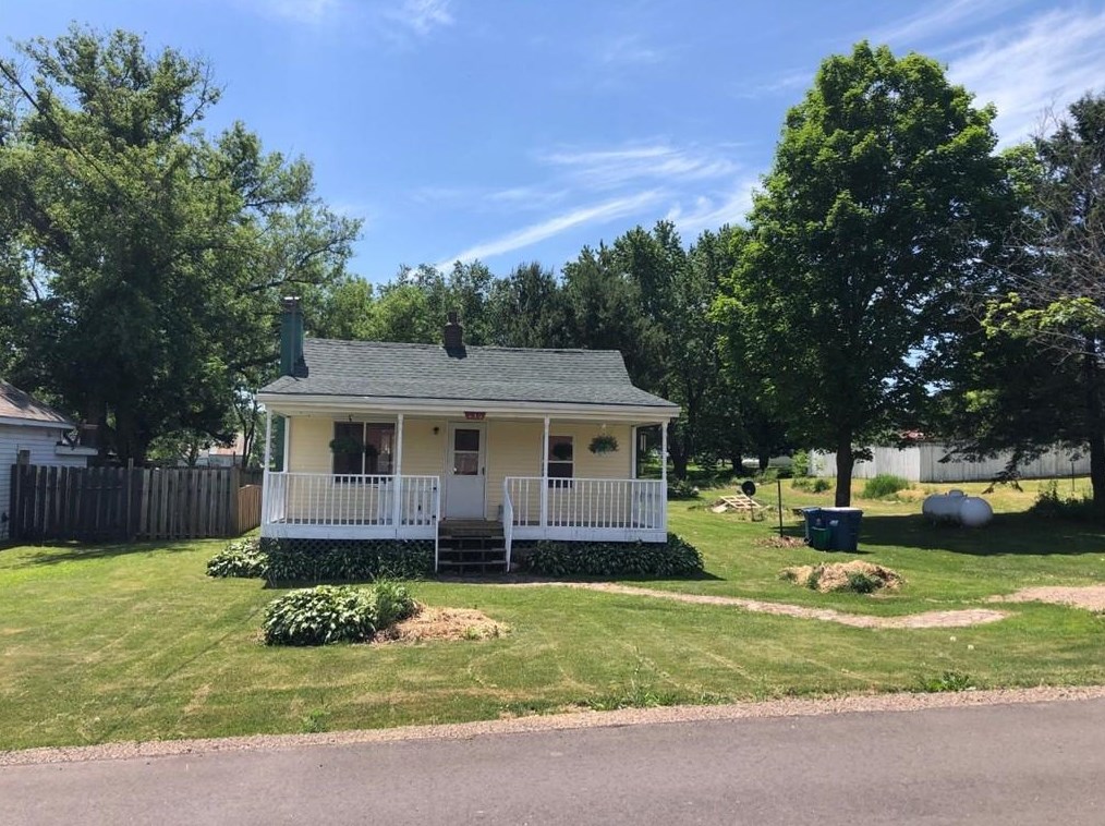 215 W Balsam Ave, Birchwood, WI 54817