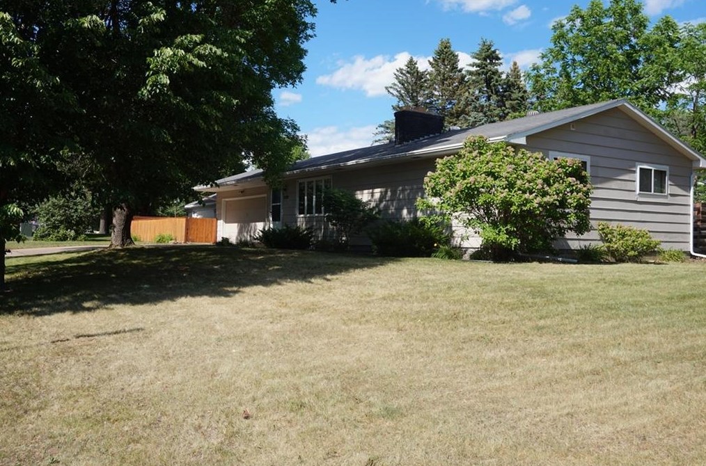 1909 Glenwood Ave, Eau Claire, WI 54703-1679
