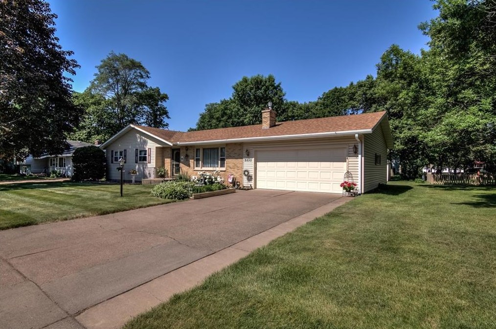 2850 Mercury Ave, Eau Claire, WI 54703-1075