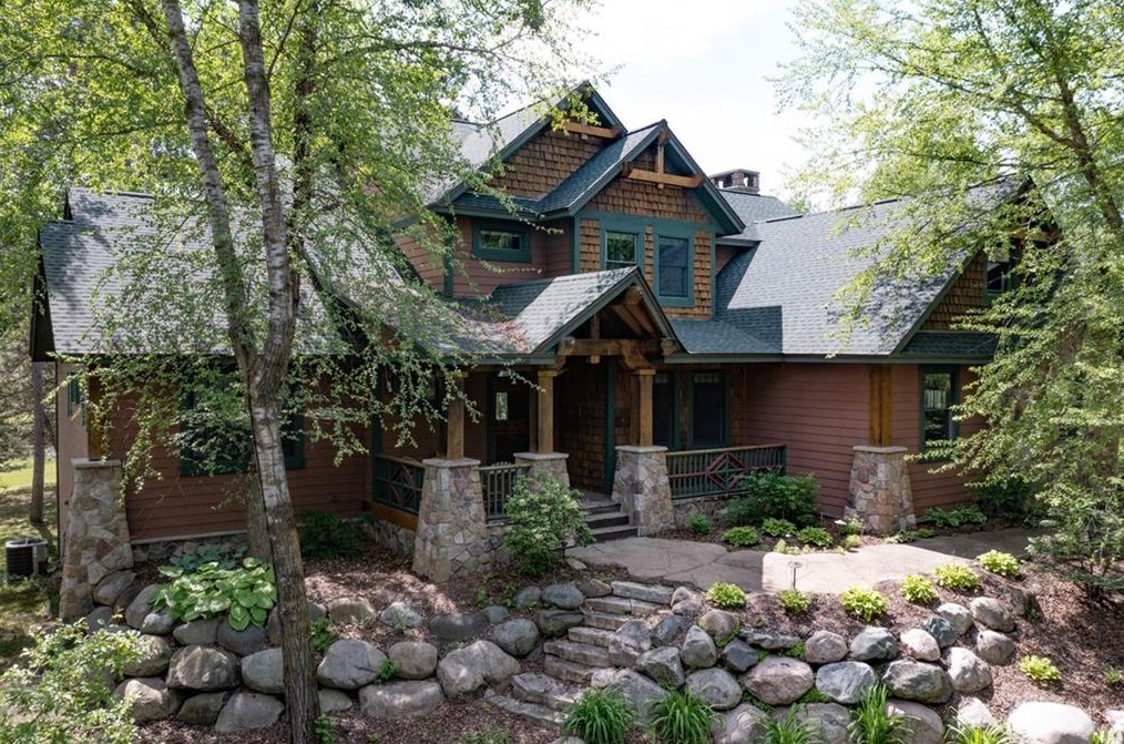 429 Jack Pine Dr, Hudson, WI 54016