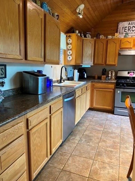 421 E Oak St, Glenwood City, WI 54013