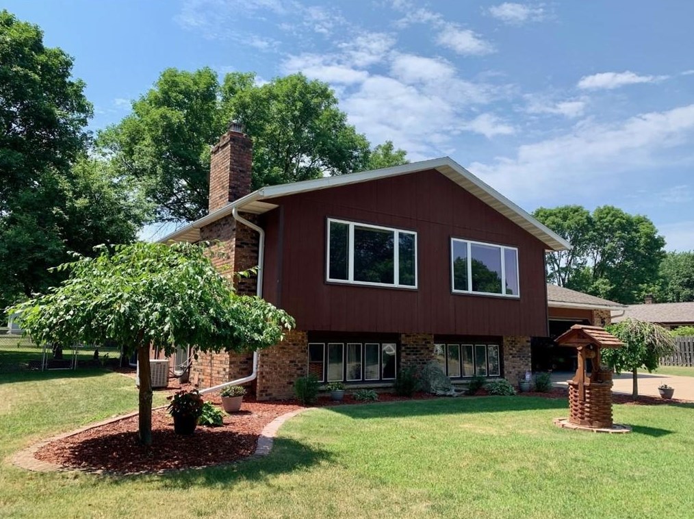 3217 Eddy Ln, Eau Claire, WI 54703-1215