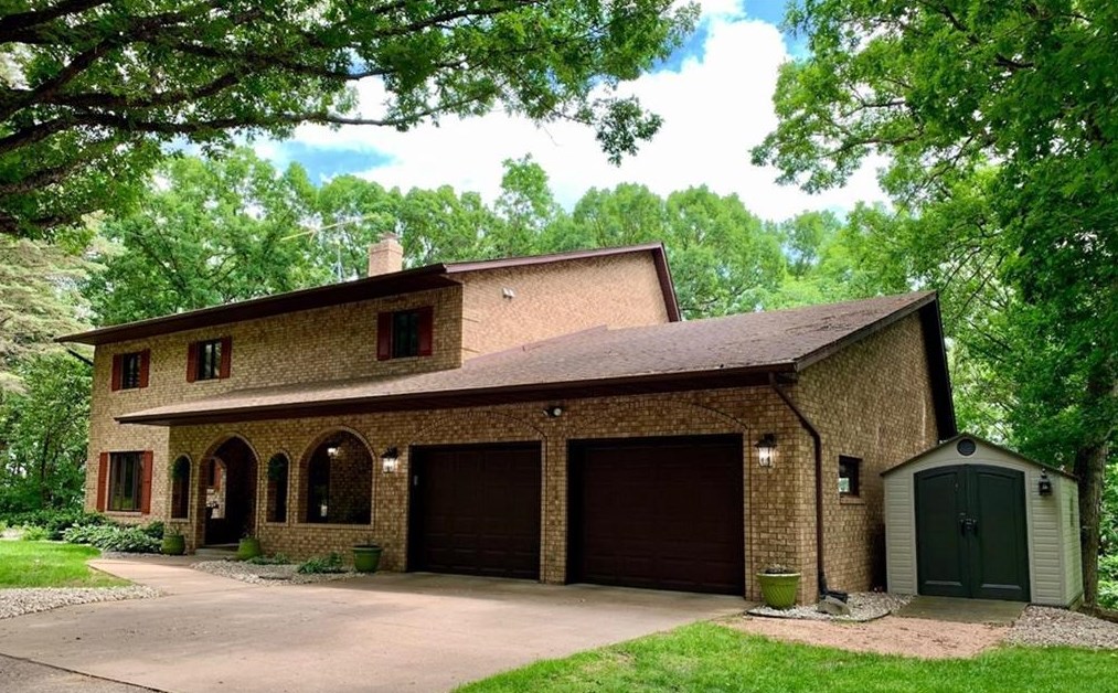 7865 Blue Valley Dr, Eau Claire, WI 54703-9175